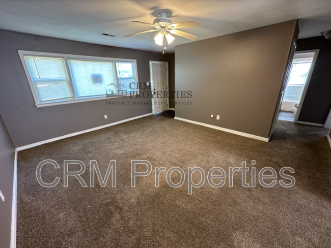 Building Photo - 2203 Admiral Dr