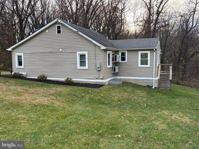 Building Photo - 1806 Johnson Rd