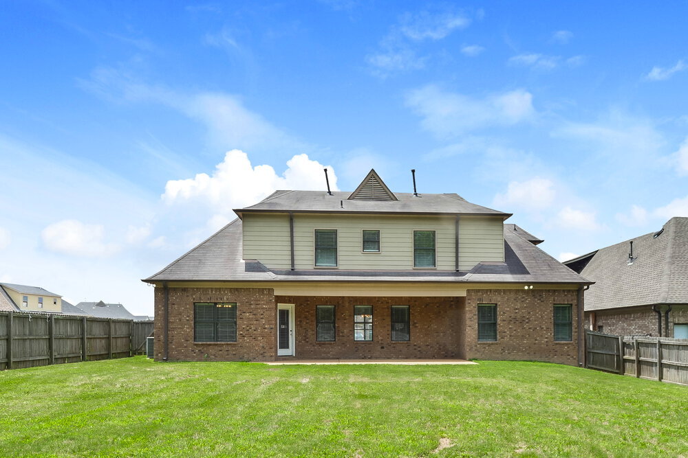 Building Photo - 65 Ridgefield Dr