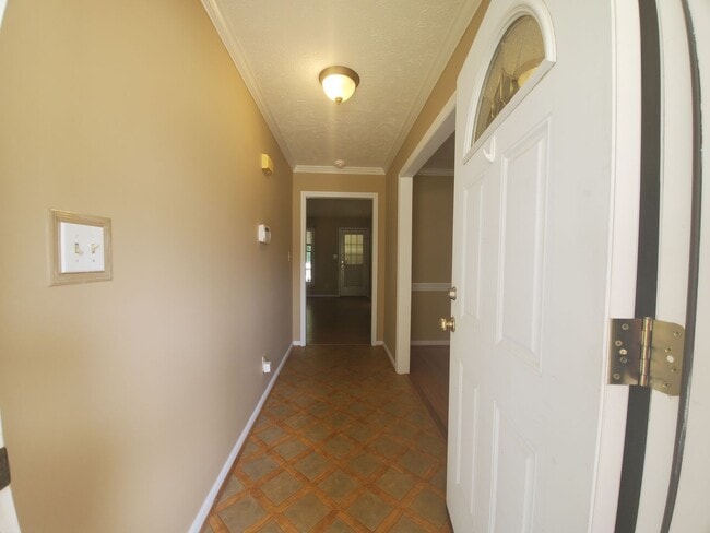 Building Photo - 5090 Summer Ridge Rd