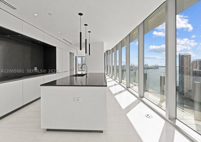 Building Photo - 300 Biscayne Blvd