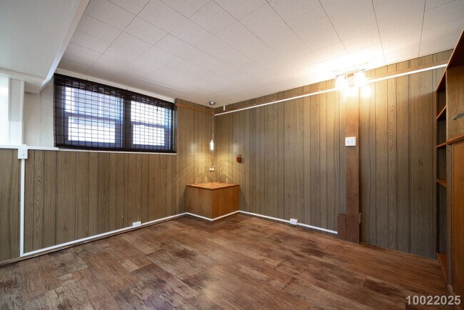 Building Photo - Move in Ready! 1 BD 1 BA home in Aiea ($300 off the first month’s rent if moved in December 21, 2...