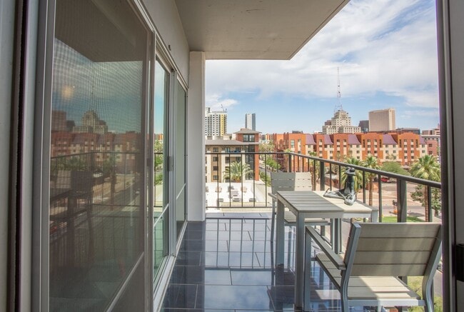 Building Photo - READY TO VIEW NOW! Gorgeous Downtown Phoen...