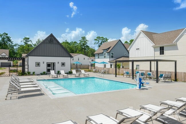 Building Photo - 9835 Willow Creek Commerce Dr