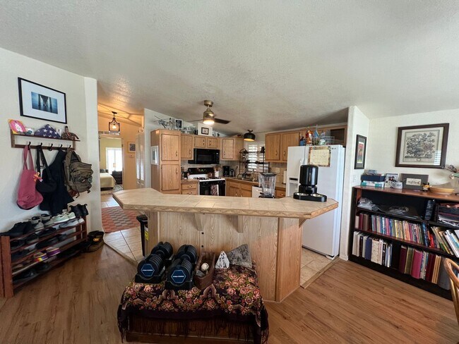 Building Photo - NICE HOME IN THE FOOTHILLS!