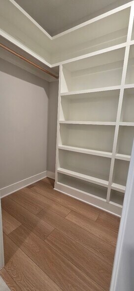 Building Photo - 11549 Helmond Way