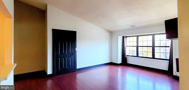Building Photo - 18 Feiler Ct