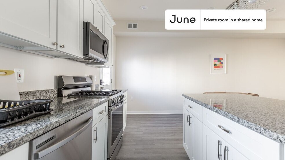 Building Photo - Room in Shared 4 bed/3.5 bath home