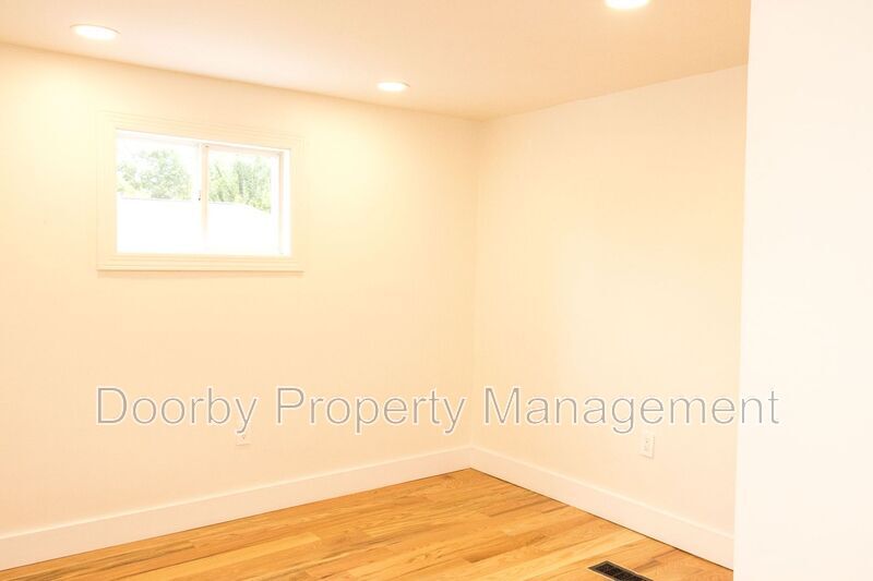 Building Photo - 814 N Germantown Rd