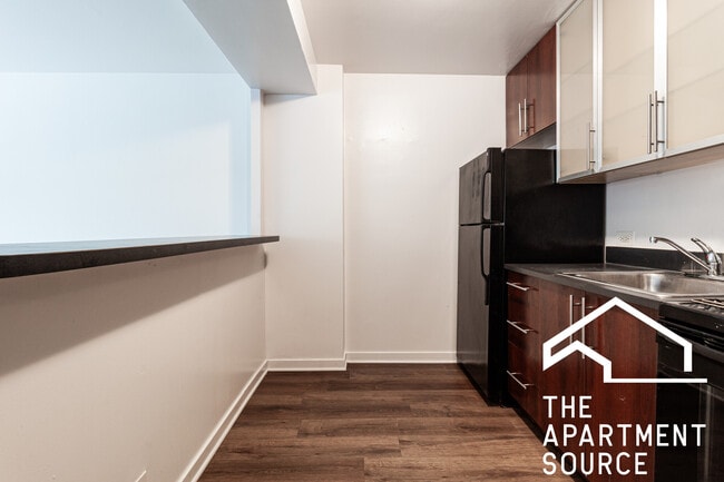 Building Photo - 3130 N Lake Shore Dr