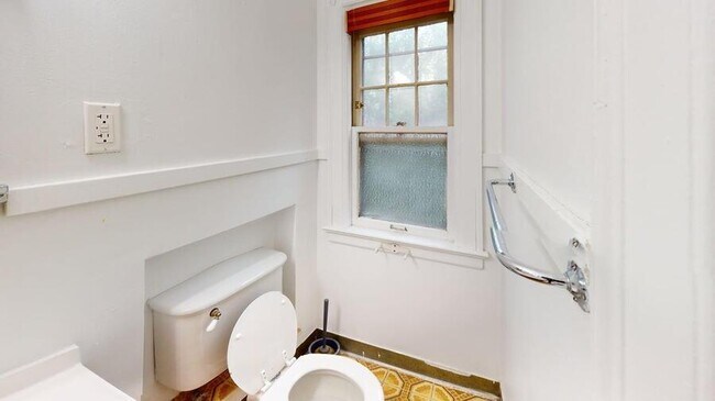 Building Photo - 801 E Ann-801ANN