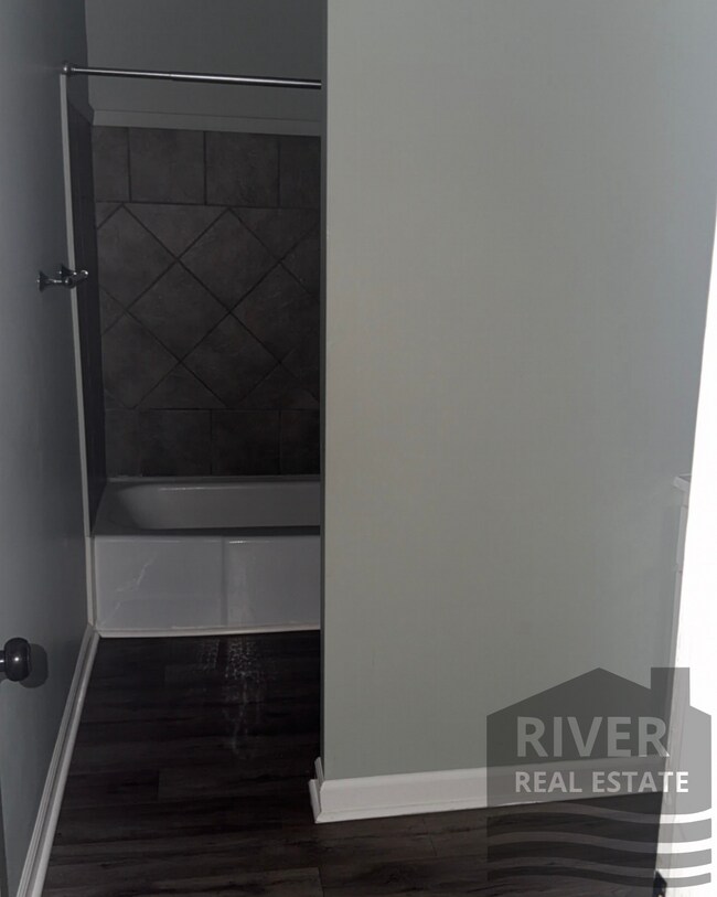 Building Photo - 2150 Estaline Dr