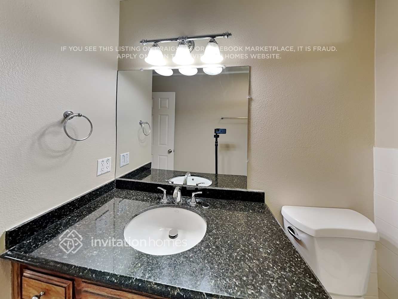 Building Photo - 1504 Cole Ave