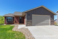 Building Photo - 564 Quinton Ln