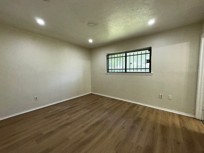 Building Photo - 12815 Segrest Dr