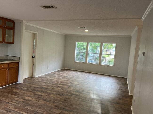 Building Photo - 403 Seahorse Ln