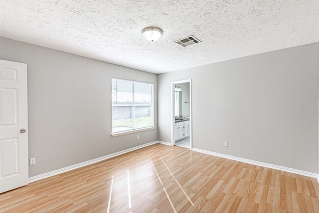 Building Photo - 2519 Ironclad Dr