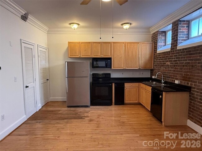 Building Photo - 515 N Church St