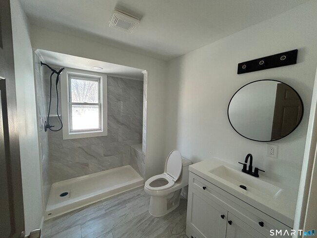 Building Photo - 95 Cedar St