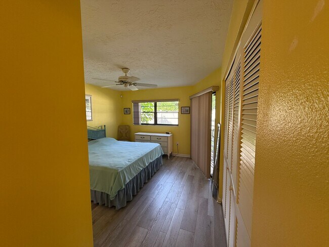 Building Photo - 2 Bedroom 2 Bath Ground Floor Condo Centra...