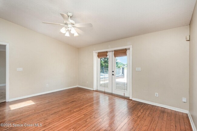 Building Photo - 4110 Bahama Ave