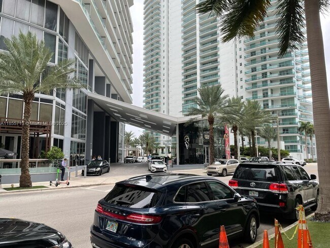 Primary Photo - 170 SE 14th St