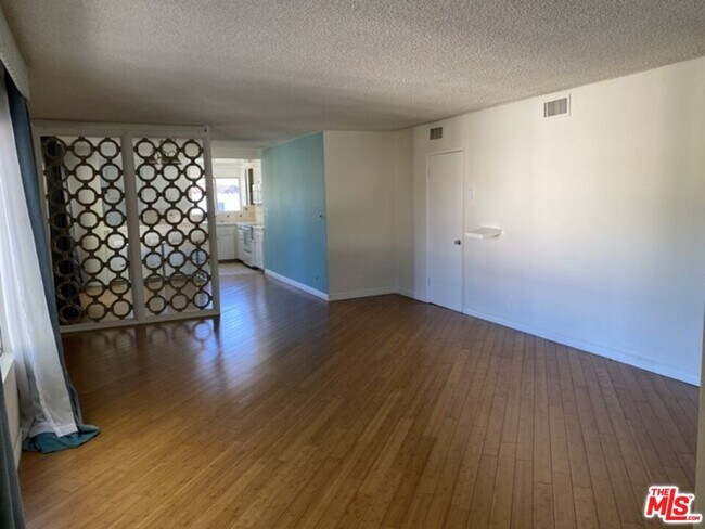 Building Photo - 8704 Gregory Way
