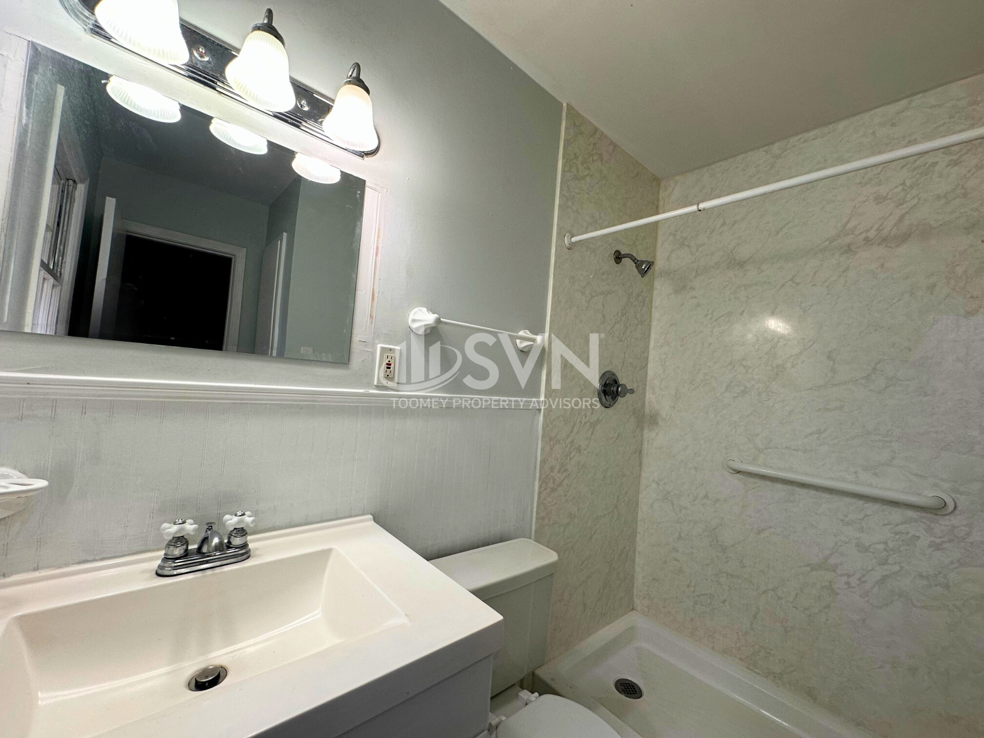 Building Photo - 110 Windsor Dr