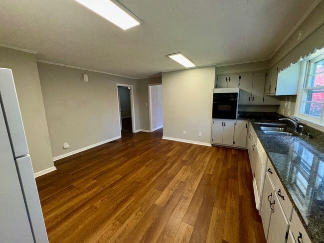 Building Photo - East AVL Spacious Apartment Ready for Occupancy!