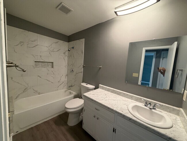Building Photo - 6074 Little Ln