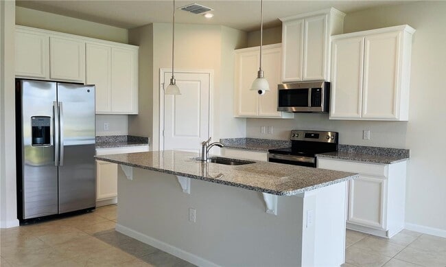 Building Photo - Beautiful 3BR/3BA Home in Creekside
