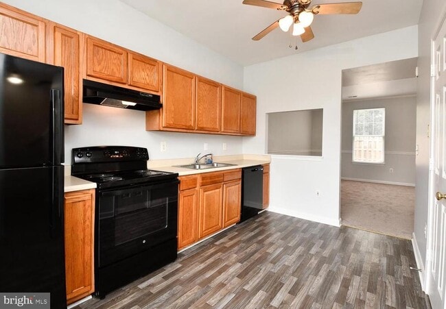 Building Photo - 10914 Coreys Way