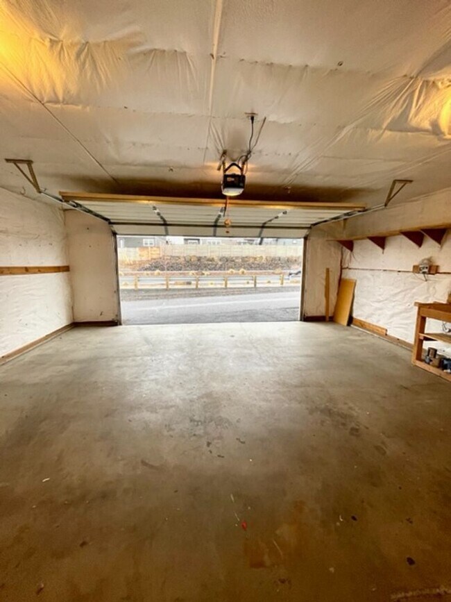 Building Photo - Single level home in Foxborough! Fenced yard!  A/C and a gas fireplace!