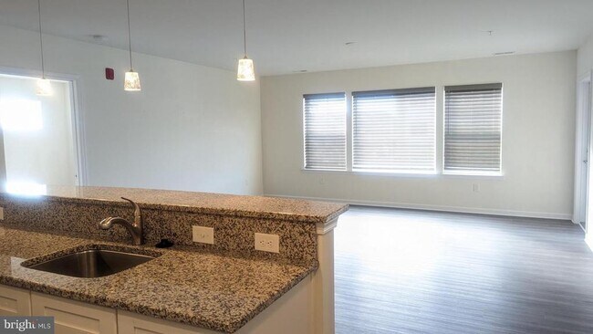Building Photo - 24238 Zinfandel Ln