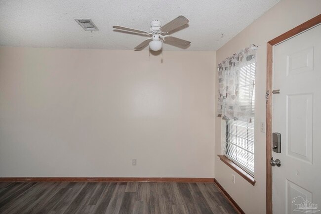 Building Photo - 496 Lownde Ave