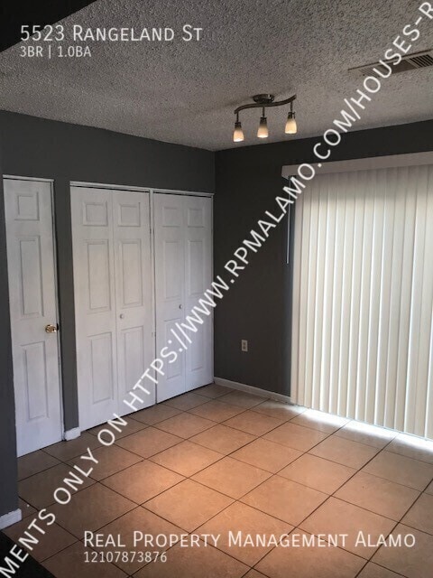 Building Photo - 5523 Rangeland St