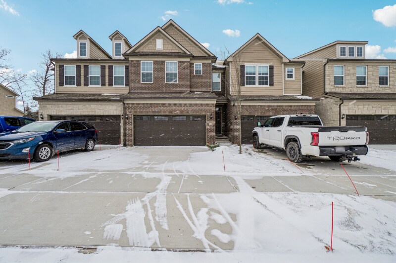 Building Photo - 525 Addison Cir