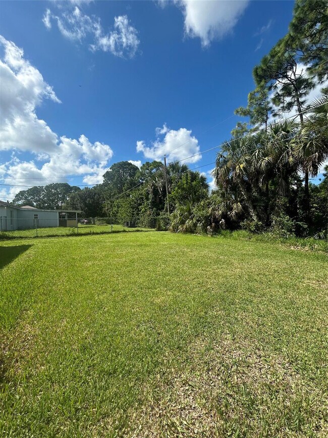 Building Photo - 214 Eldron Blvd NE