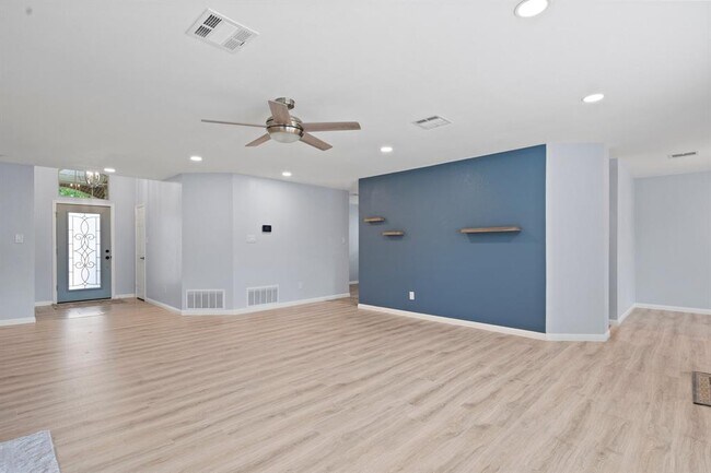 Building Photo - 1408 Deer Ledge Trail