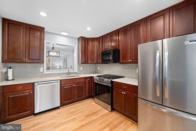 Building Photo - 43861 Laburnum Square