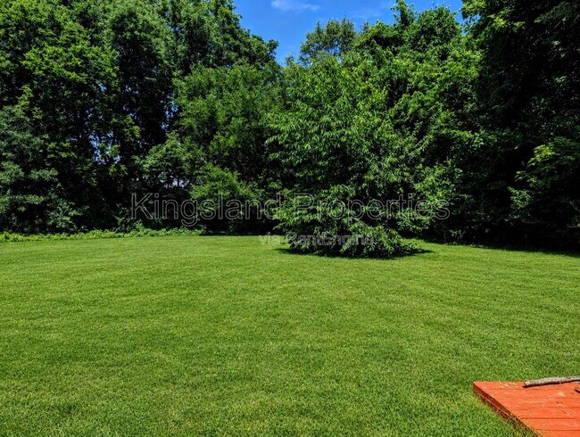 Building Photo - 2217 Wendy Way Dr