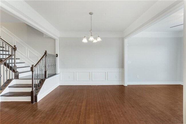 Building Photo - 2541 Sibley Dr