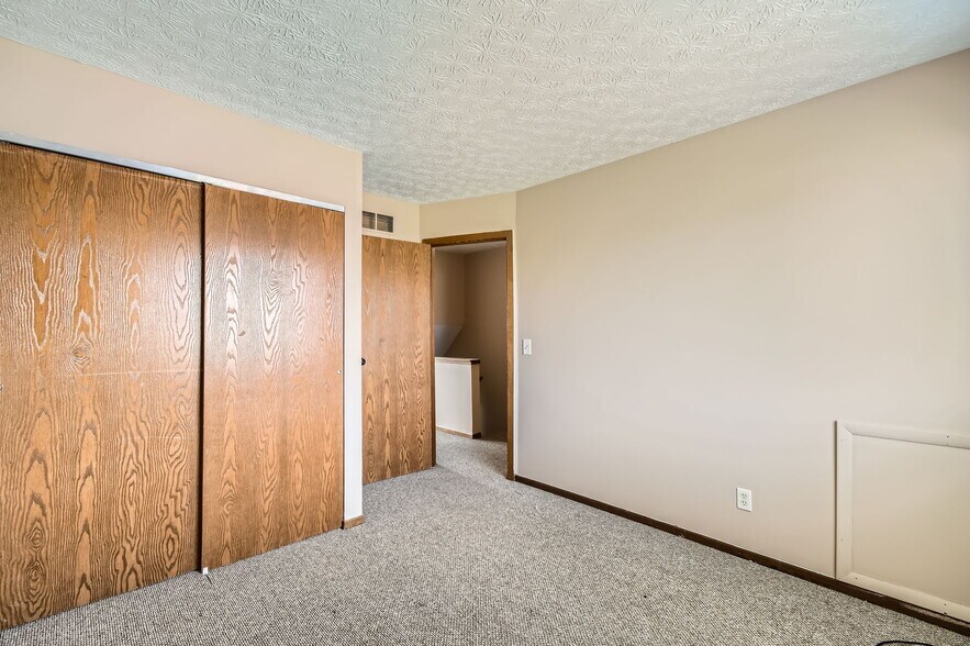 Building Photo - 6164 Fortin Ct