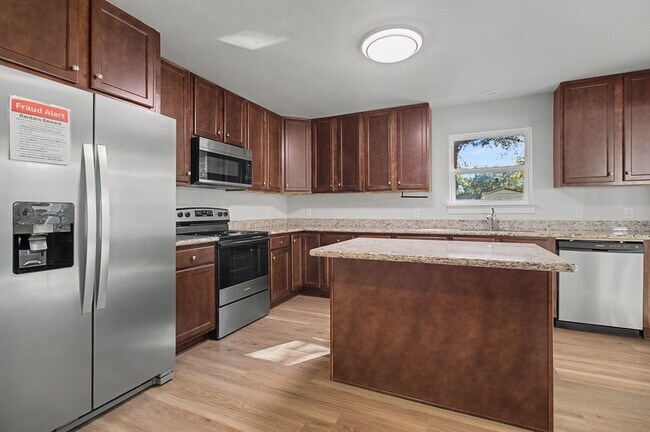 Building Photo - 5230 Richburg St