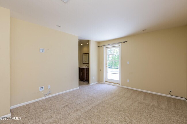 Building Photo - 49 Biltmore Estates Dr