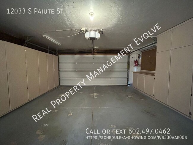 Building Photo - 12033 S Paiute St