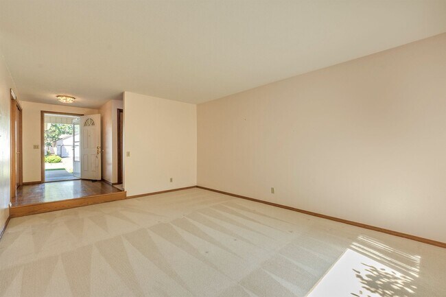 Building Photo - Single-Level Living Near South Hillsboro's Best Amenities