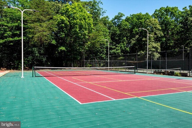 Building Photo - 921 Spinnaker Way