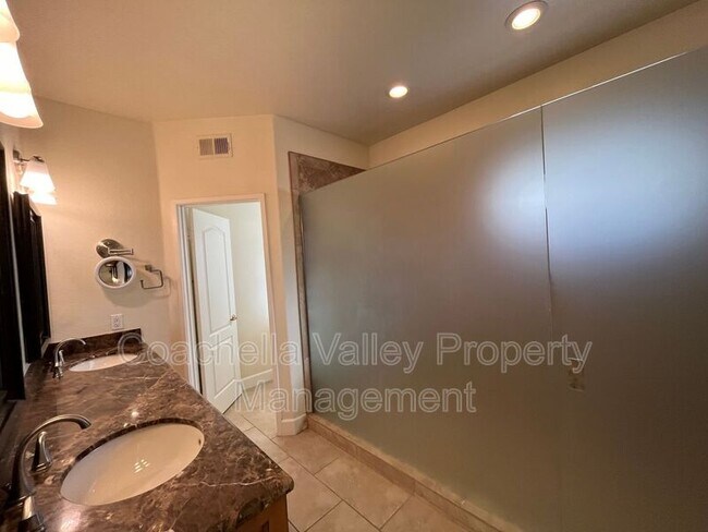 Building Photo - 77597 Carinda Ct