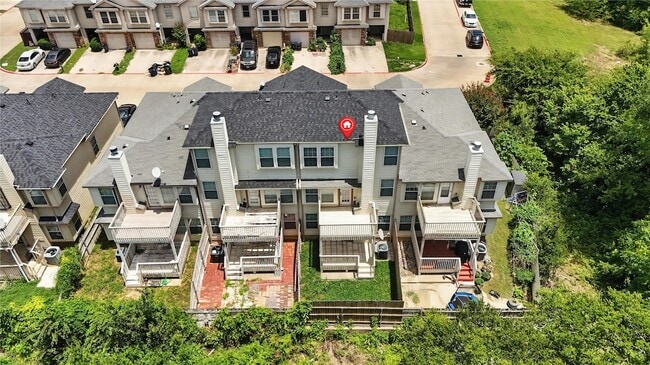 Building Photo - 3905 Vista Mar Dr